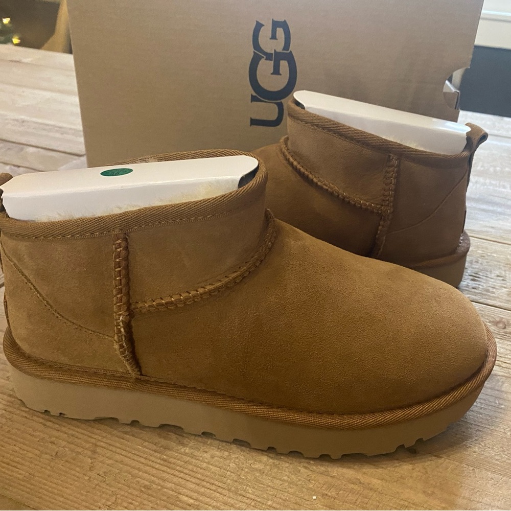 Ugg Classic Ultra Mini Chestnut Brand New with Box Women’s 6